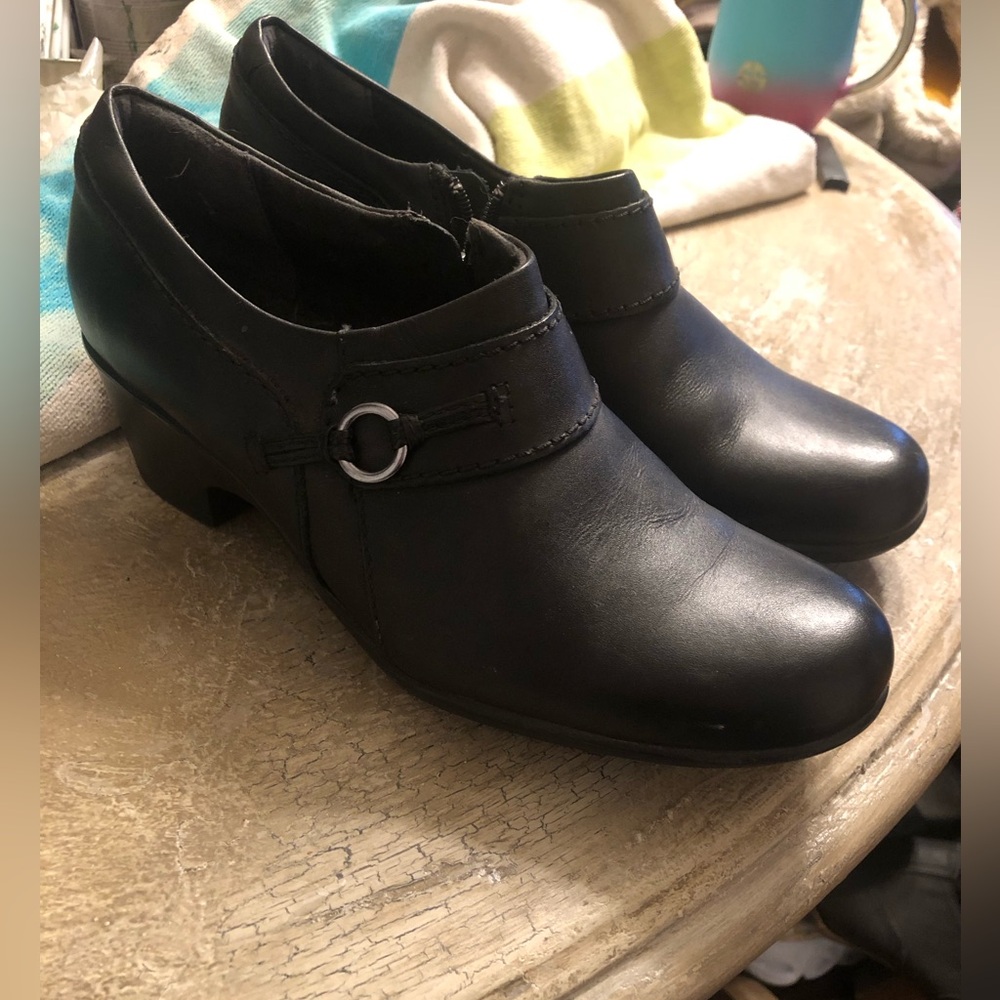 Women's Black Leather Shoes